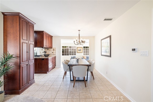 Detail Gallery Image 5 of 21 For 2206 Stinson St, Simi Valley,  CA 93065 - 3 Beds | 2 Baths