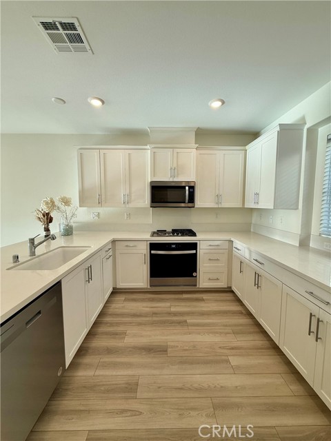 Detail Gallery Image 14 of 22 For 22309 Spanish Oak, Torrance,  CA 90502 - 4 Beds | 3/1 Baths