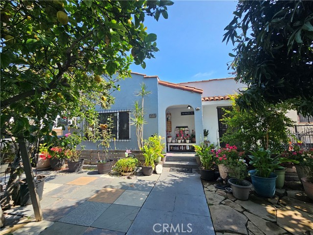 Detail Gallery Image 4 of 15 For 1722 W 60th Pl, Los Angeles,  CA 90047 - – Beds | – Baths