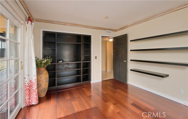 4389 San Blas Avenue, Woodland Hills CA: https://media.crmls.org/medias/a5dd8535-eeee-46c2-8bb8-7bde4f9da4ae.jpg