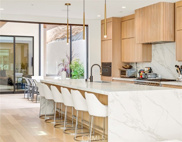 Detail Gallery Image 12 of 61 For 221 Heliotrope Ave, Corona Del Mar,  CA 92625 - 4 Beds | 5/1 Baths