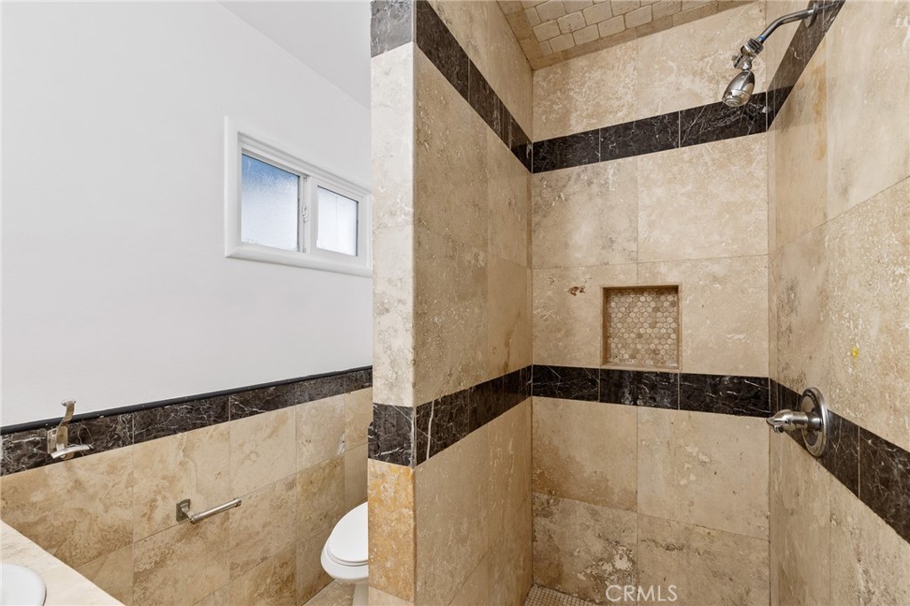 https://media.crmls.org/medias/a5dddc7a-2183-4bea-a766-8ca2e8845608.jpg?preset=X-Large