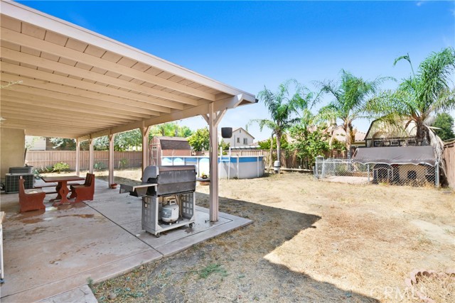 Detail Gallery Image 14 of 16 For 1053 Indiangrass Dr, Hemet,  CA 92545 - 5 Beds | 2/1 Baths