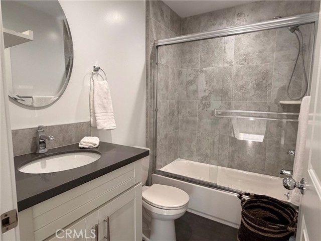 Detail Gallery Image 8 of 19 For 3527 3/4 Siskiyou, Los Angeles,  CA 90023 - 3 Beds | 3 Baths