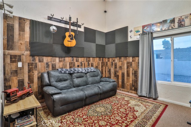 6073 Cameo Street, Rancho Cucamonga CA: https://media.crmls.org/medias/a5df32d6-9300-4975-995e-3e29b38e6f58.jpg