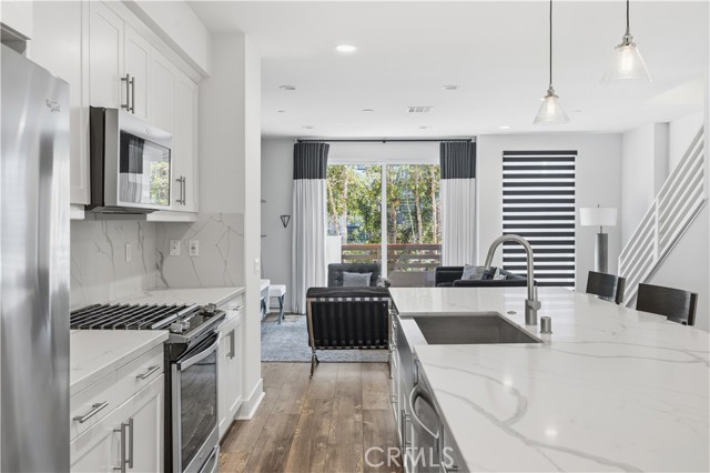 Detail Gallery Image 19 of 36 For 1667 Grand View, Costa Mesa,  CA 92627 - 3 Beds | 3/2 Baths