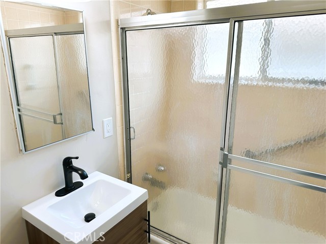 Detail Gallery Image 9 of 12 For 206 S West St, Anaheim,  CA 92805 - 1 Beds | 1 Baths