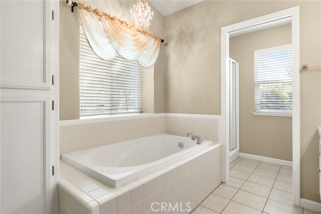 3049 Coach Lite Drive, Chico CA: https://media.crmls.org/medias/a5e0c663-3aa8-44b7-81b5-c27578df1606.jpg