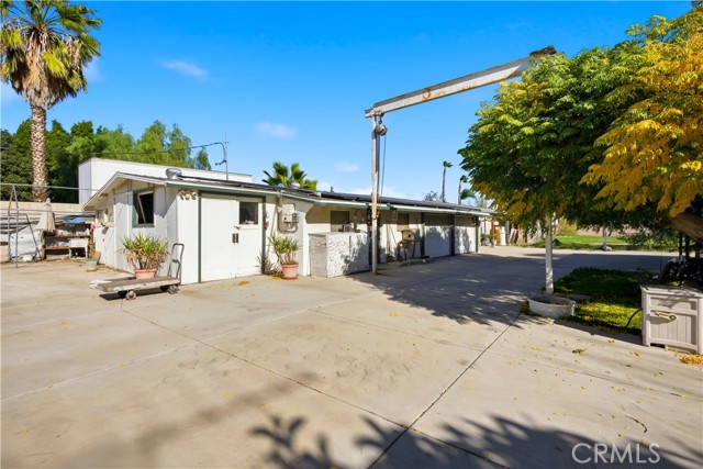 Detail Gallery Image 10 of 14 For 10573 Larch, Bloomington,  CA 92316 - 5 Beds | 2 Baths