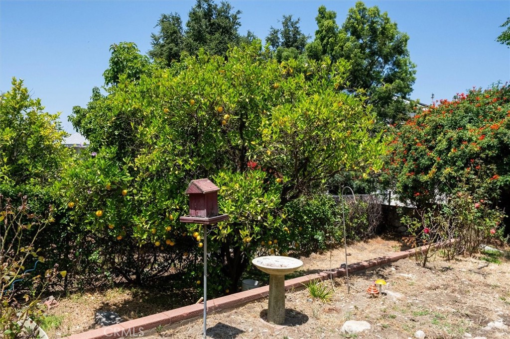 https://media.crmls.org/medias/a5e16c20-084c-4cc2-b0fb-c4495f50e995.jpg?preset=X-Large