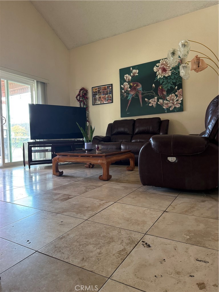 MLS #DW25088440 image #2