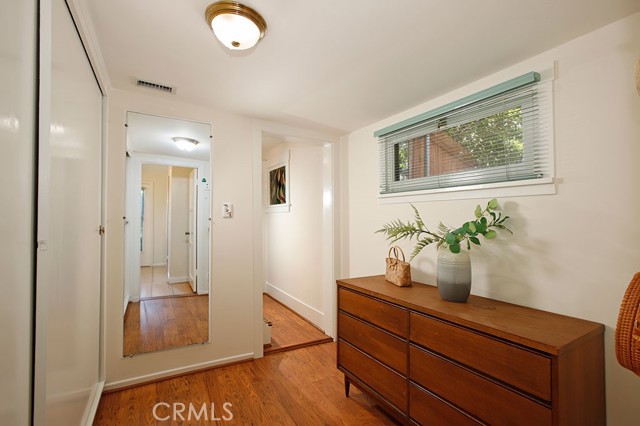 Detail Gallery Image 13 of 33 For 2057 Oakwood St, Pasadena,  CA 91104 - 2 Beds | 1 Baths