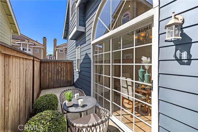 Detail Gallery Image 25 of 28 For 2563 Orange Ave #C,  Costa Mesa,  CA 92627 - 3 Beds | 2/1 Baths