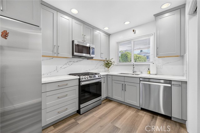 Detail Gallery Image 11 of 37 For 22647 Clarendon St, Woodland Hills,  CA 91367 - 3 Beds | 2 Baths