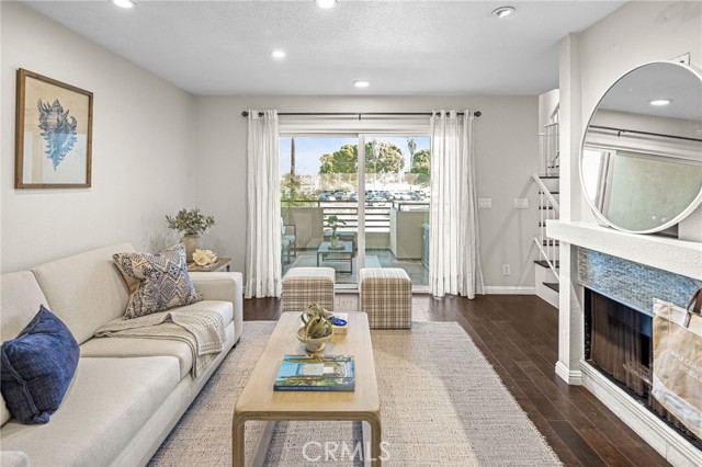 Detail Gallery Image 12 of 43 For 4001 W 165th St #C,  Lawndale,  CA 90260 - 2 Beds | 2/1 Baths