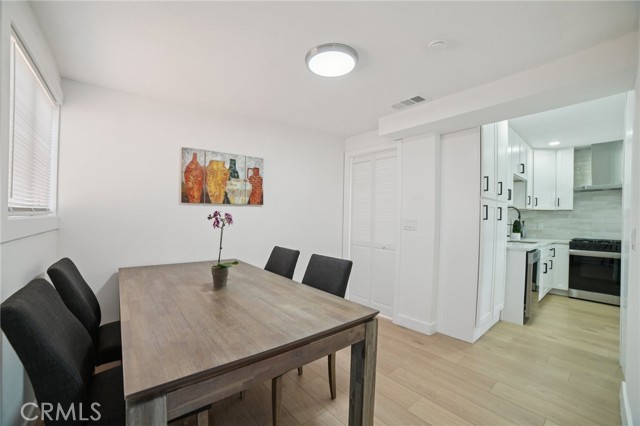 Detail Gallery Image 12 of 41 For 1205 English St, Santa Ana,  CA 92703 - 3 Beds | 2 Baths
