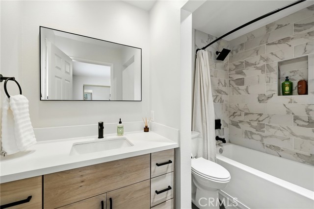 254 N Mar Vista Avenue, Pasadena CA: https://media.crmls.org/medias/a5e4e006-030c-40a3-a87f-099ae6a3ba3c.jpg