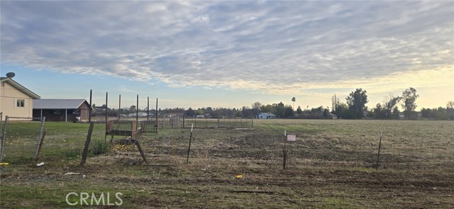 679 E Mulberry Avenue, Porterville CA: https://media.crmls.org/medias/a5e4e765-3bf6-4735-9055-30428b38f884.jpg