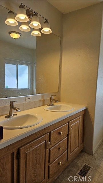 Detail Gallery Image 7 of 10 For 14352 Beach Bld #99,  Westminster,  CA 92683 - 2 Beds | 2 Baths