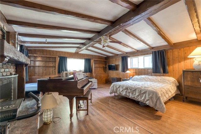 6232 Riverton Avenue, North Hollywood CA: https://media.crmls.org/medias/a5e52afe-452d-46ea-8e4f-0742bebea327.jpg