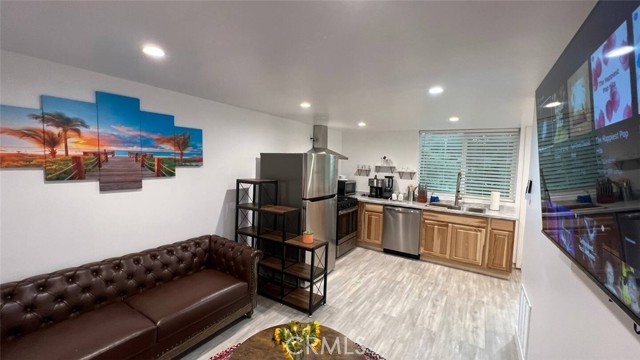 7950 Capistrano Avenue, West Hills CA: https://media.crmls.org/medias/a5e58318-46b3-4e26-877a-9343ad3885f0.jpg