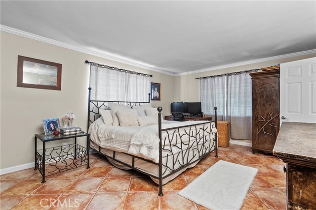 610 S Bel Aire Drive, Burbank CA: https://media.crmls.org/medias/a5e6351f-9796-4774-85dc-2c60e8edbc7d.jpg