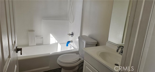 Image 9 of 14 For 1083 Circle City  202