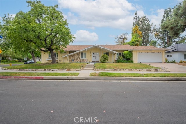 Detail Gallery Image 1 of 32 For 23100 Mulholland Dr, Woodland Hills,  CA 91364 - 4 Beds | 2 Baths