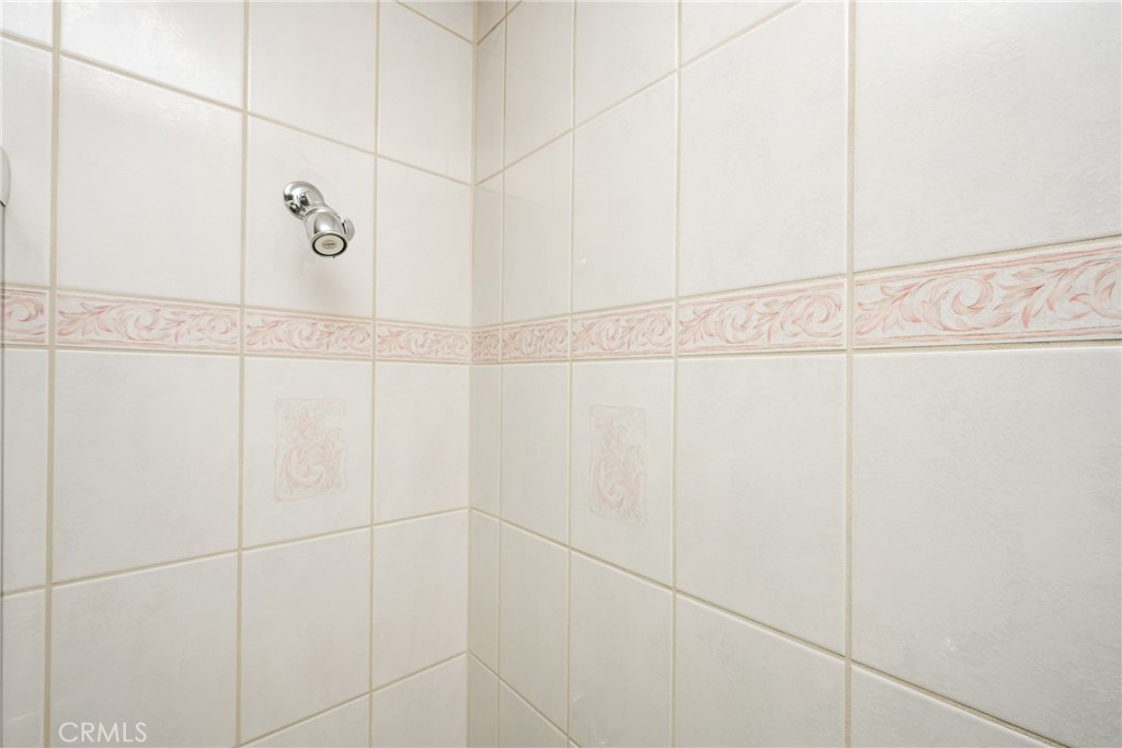 https://media.crmls.org/medias/a5e9f5a7-71cc-46c3-b9b6-a971a89d7ce8.jpg?preset=X-Large