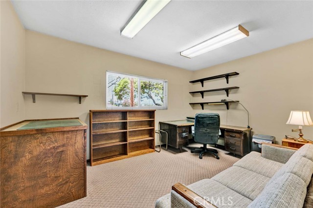 1309 N Linwood Avenue, Santa Ana CA: https://media.crmls.org/medias/a5ea5988-050e-4350-975d-add205c51704.jpg