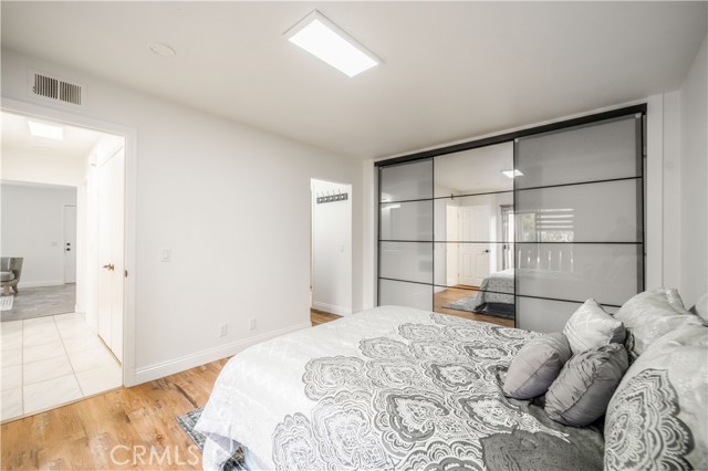 MLS #OC25265947 image #11