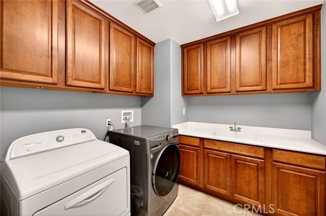 Detail Gallery Image 13 of 38 For 23801 Hollingsworth, Murrieta,  CA 92562 - 4 Beds | 3/1 Baths