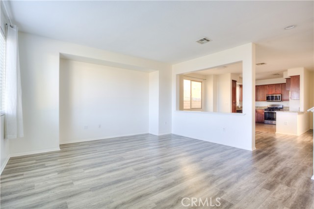 Detail Gallery Image 6 of 42 For 469 Niagara Ct, Corona,  CA 92878 - 4 Beds | 2/1 Baths