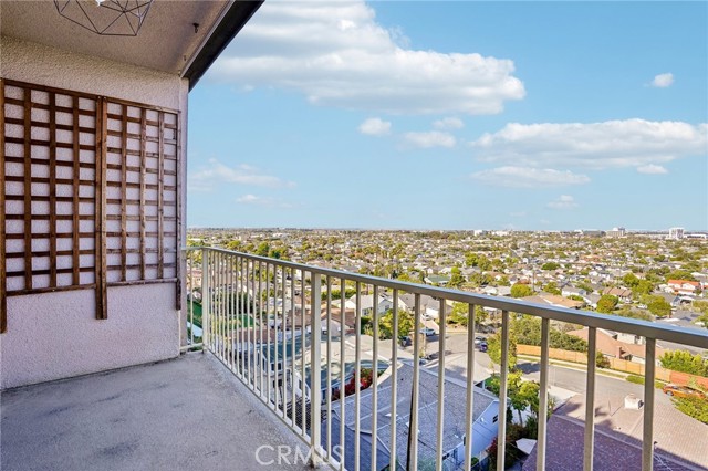 1108 Camino Real, Redondo Beach, California 90277, 3 Bedrooms Bedrooms, ,1 BathroomBathrooms,Residential,For Sale,Camino Real,SB26060949