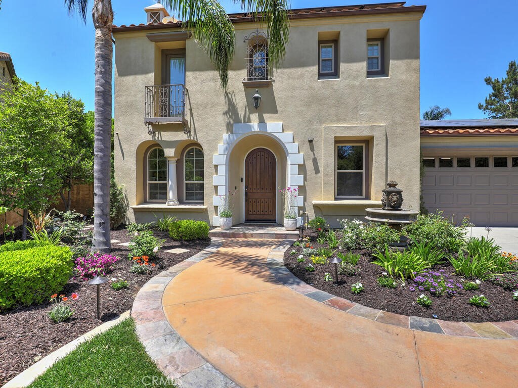 https://media.crmls.org/medias/a5ecfc32-50ac-4cba-ab00-2554eb1a53c5.jpg?preset=X-Large