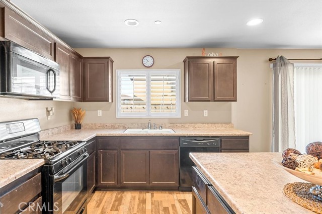 Detail Gallery Image 11 of 39 For 6978 Alderwood Dr, Fontana,  CA 92336 - 3 Beds | 2/1 Baths