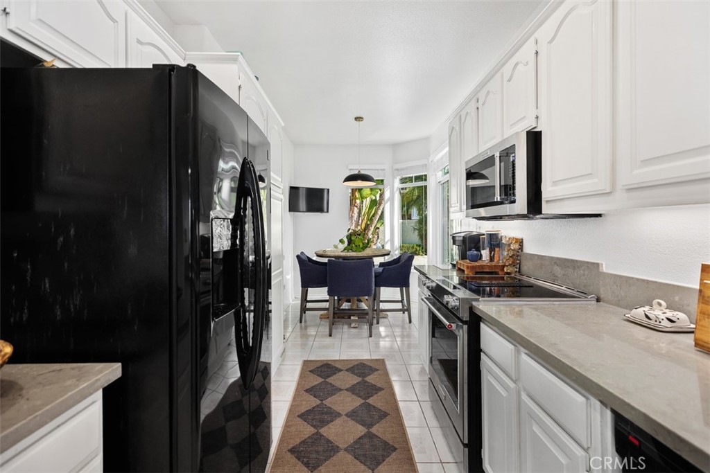 MLS #OC25275400 image #12