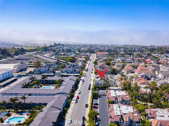 Detail Gallery Image 5 of 25 For 17081 Green Ln, Huntington Beach,  CA 92649 - – Beds | – Baths