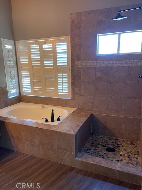 Detail Gallery Image 9 of 10 For 31990 via Cordoba, Temecula,  CA 92592 - 4 Beds | 2/1 Baths