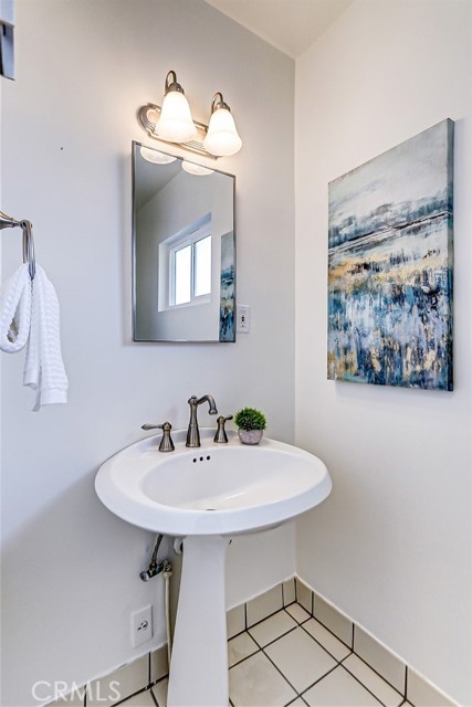 Detail Gallery Image 22 of 41 For 1725 Van Horne Ln, Redondo Beach,  CA 90278 - 4 Beds | 2/1 Baths