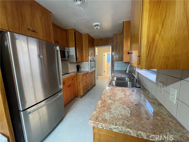 857 Encino Way photo 9