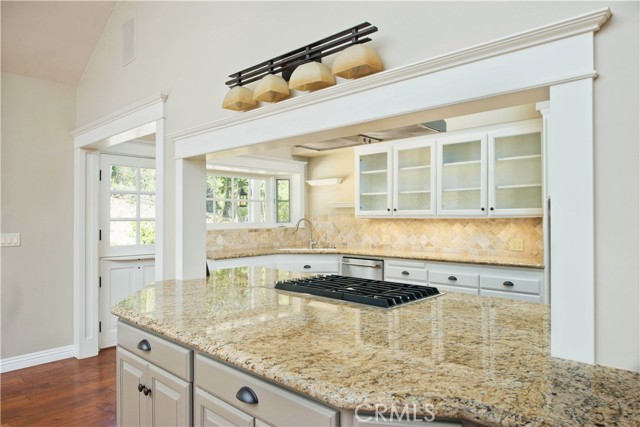 Detail Gallery Image 15 of 54 For 22757 Plummer St, Chatsworth,  CA 91311 - 3 Beds | 3 Baths