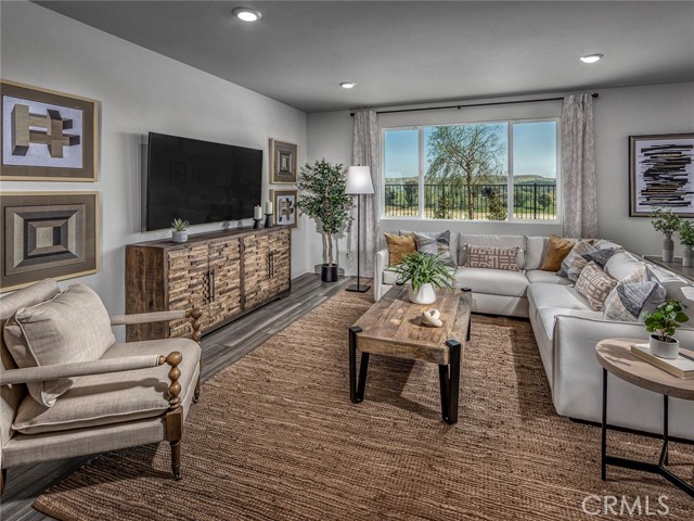 Detail Gallery Image 4 of 20 For 35203 Lopez Ln, Beaumont,  CA 92223 - 4 Beds | 2/1 Baths