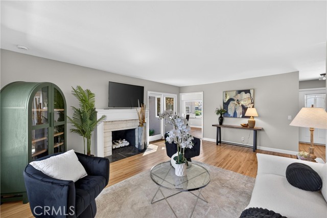 Detail Gallery Image 11 of 59 For 2225 E Grove Ave, Orange,  CA 92867 - 4 Beds | 3 Baths