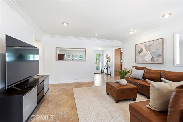 1110 E Meats Ave, Orange CA: https://media.crmls.org/medias/a5f01ef3-81c0-4172-985e-c2f7652afb6e.jpg