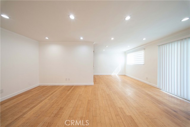 Detail Gallery Image 11 of 28 For 310 N Jackson St #104,  Glendale,  CA 91206 - 2 Beds | 2 Baths