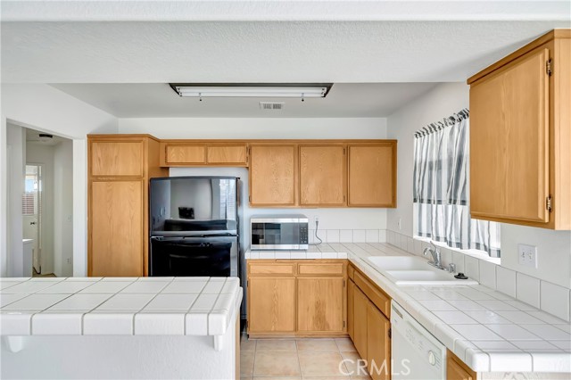 3524 San Jacinto Avenue, Rosamond CA: https://media.crmls.org/medias/a5f15348-7ad3-4df9-8efc-368821caf920.jpg