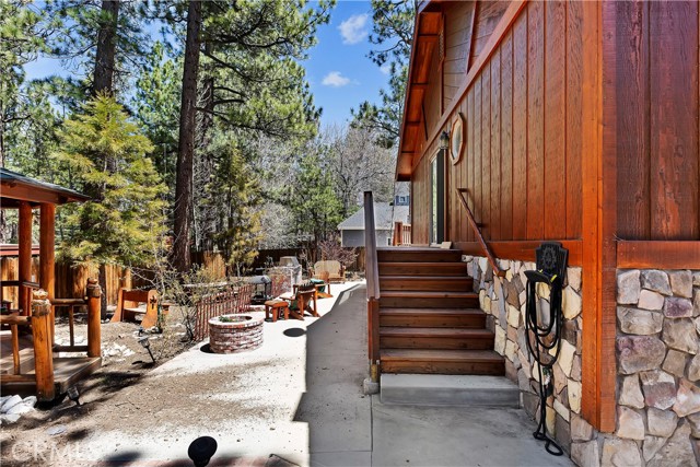 Detail Gallery Image 17 of 33 For 1209 W Alpenweg Dr, Big Bear City,  CA 92314 - 4 Beds | 3 Baths