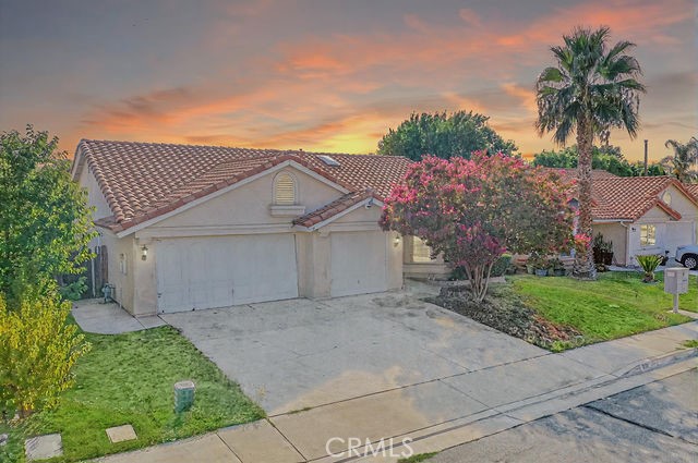 2121 Begonia Court, Hemet CA: https://media.crmls.org/medias/a5f24a64-193c-4faa-86bd-d7fd76b1d98d.jpg