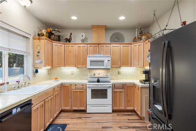 Detail Gallery Image 9 of 28 For 6341 Amherst Way, Magalia,  CA 95954 - 3 Beds | 2 Baths
